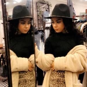 Meet your Posher, Jessica